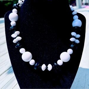 Joan Rivers Classics Collection Bulky Resin Bead Y2K 16” Necklace, Vintage